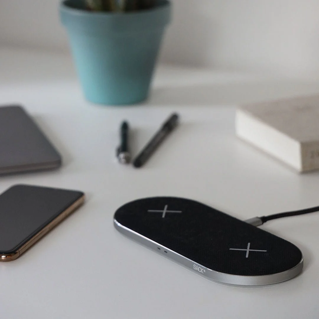 CHARGEit Dual Dock Care Black + Go Wood