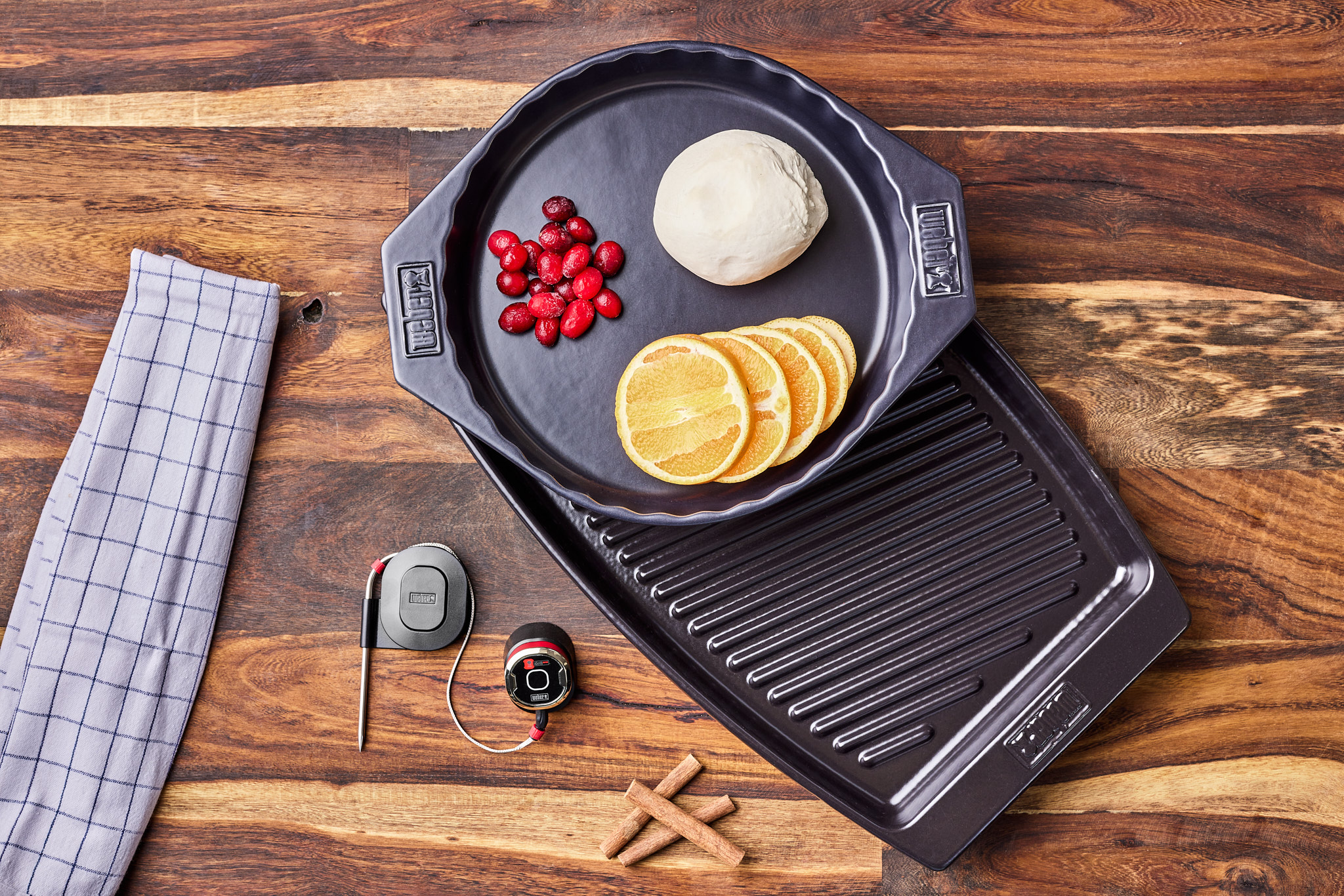 

Weber Igrill mini, Weber Ceramic grillfad, Weber Ceramic tærtefad